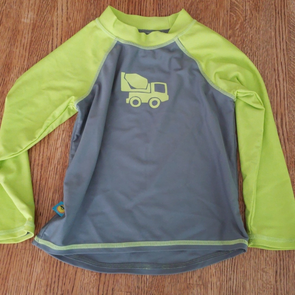 Long sleeve rash guard with cement mixer